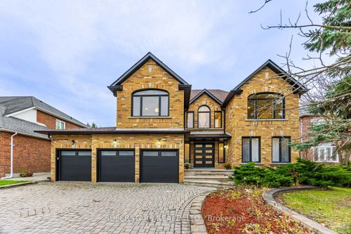 622 Lyman Blvd, Newmarket, ON, L3X1V9 | Card Image