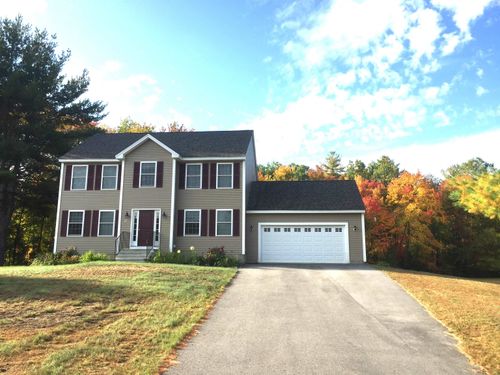 27 Nesenkeag Dr, Litchfield, NH, 03052-2421 | Card Image