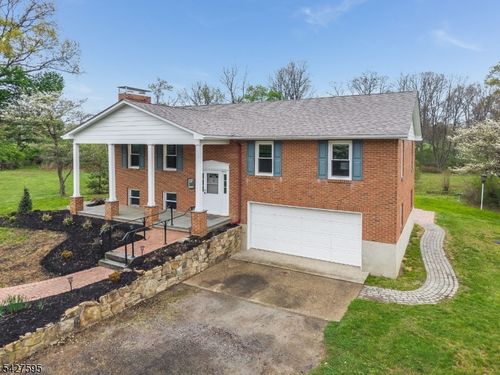 34 Berk Ln, Glen Gardner, NJ, 08826-3238 | Card Image