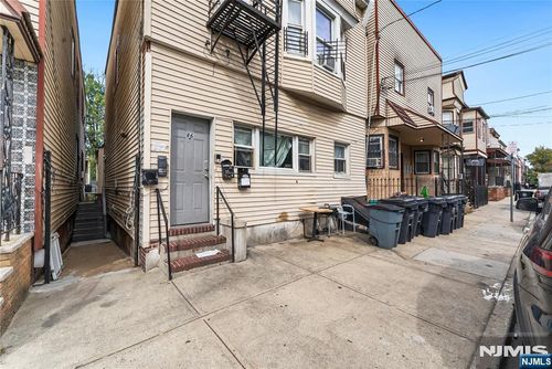 86 Highland Ave, Newark, NJ, 07104-5703 | Card Image
