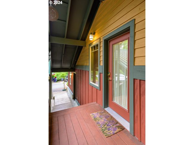 1650 Leatherwood Dr, House other with 3 bedrooms, 3 bathrooms and 1 parking in Eugene OR | Image 4