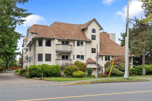 104-9882 Fifth St, Sidney, BC, V8L2X3 | Card Image