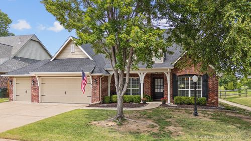 10104 N 140th East Ave, Owasso, OK, 74055-4642 | Card Image