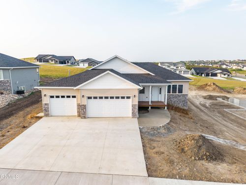 2018 Monarch Ave, Bismarck, ND, 58503-5101 | Card Image