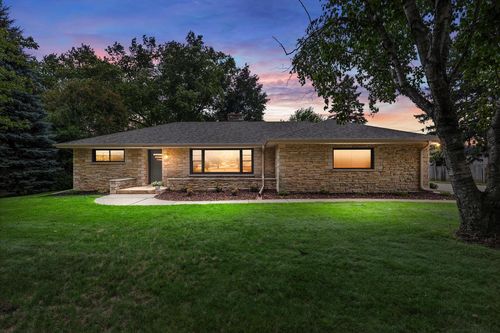 N61W23015 Silver Spring Drive, Sussex, WI, 53089 | Card Image