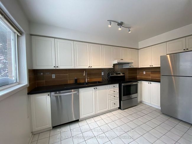 175 - 83 Mondeo Dr, Condo with 2 bedrooms, 3 bathrooms and 1 parking in Scarborough ON | Image 12