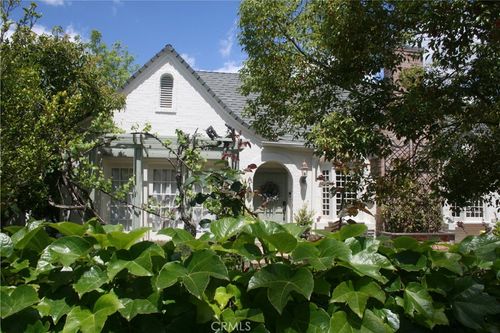 2421 N Heliotrope Dr, Santa Ana, CA, 92706 | Card Image