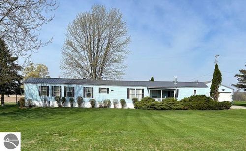 6189 Wildwood Dr, Elwell, MI, 48832-9501 | Card Image