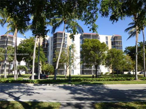 107-3101 N Country Club Dr, Aventura, FL, 33180-1668 | Card Image