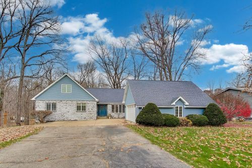 591 Glenwood Dr, Valparaiso, IN, 46385-8878 | Card Image