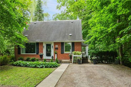 109 Centre St, Thornhill, ON, L4J1G3 | Card Image