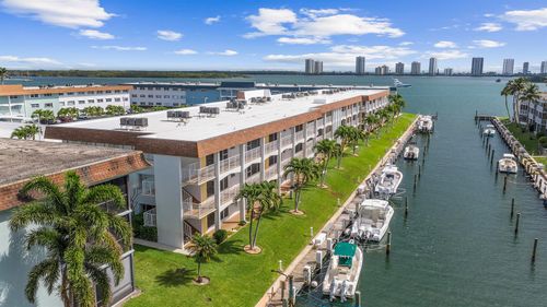 315-110 Shore Ct, North Palm Beach, FL, 33408-5502 | Card Image