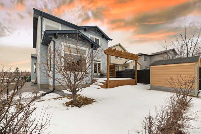 1260 Everridge Drive Sw, Home with 5 bedrooms, 3 bathrooms and 5 parking in Calgary AB | Image 3