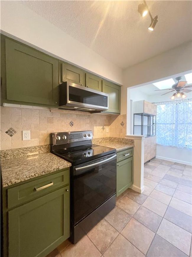2015 Huntingdon Chase, Condo with 2 bedrooms, 2 bathrooms and null parking in Sandy Springs GA | Image 18