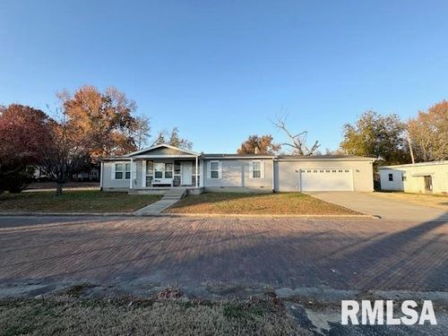 509 W Madison St, Herrin, IL, 62948-1742 | Card Image