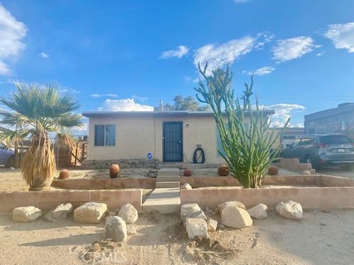 74943 Serrano Dr, 29 Palms, CA, 92277-3741 | Card Image