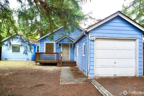 14040 Ashworth Ave N, Seattle, WA, 98133-7138 | Card Image