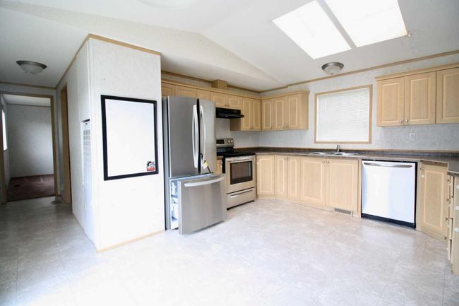 16 Dragonfly Crescent, House other with 3 bedrooms, 2 bathrooms and 2 parking in High Level AB | Image 5