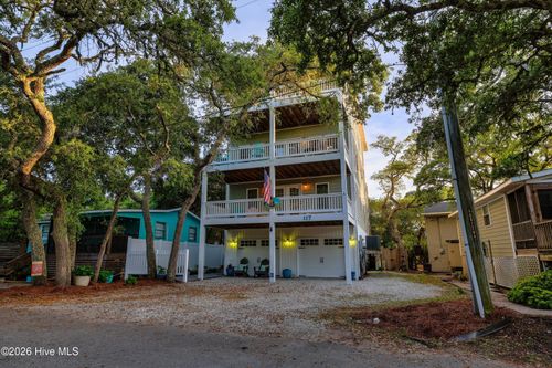 117 Beachwood Dr, Surf City, NC, 28445-6590 | Card Image