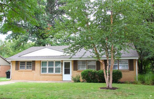 2404 Hobbs Dr, Manhattan, KS, 66502-2723 | Card Image