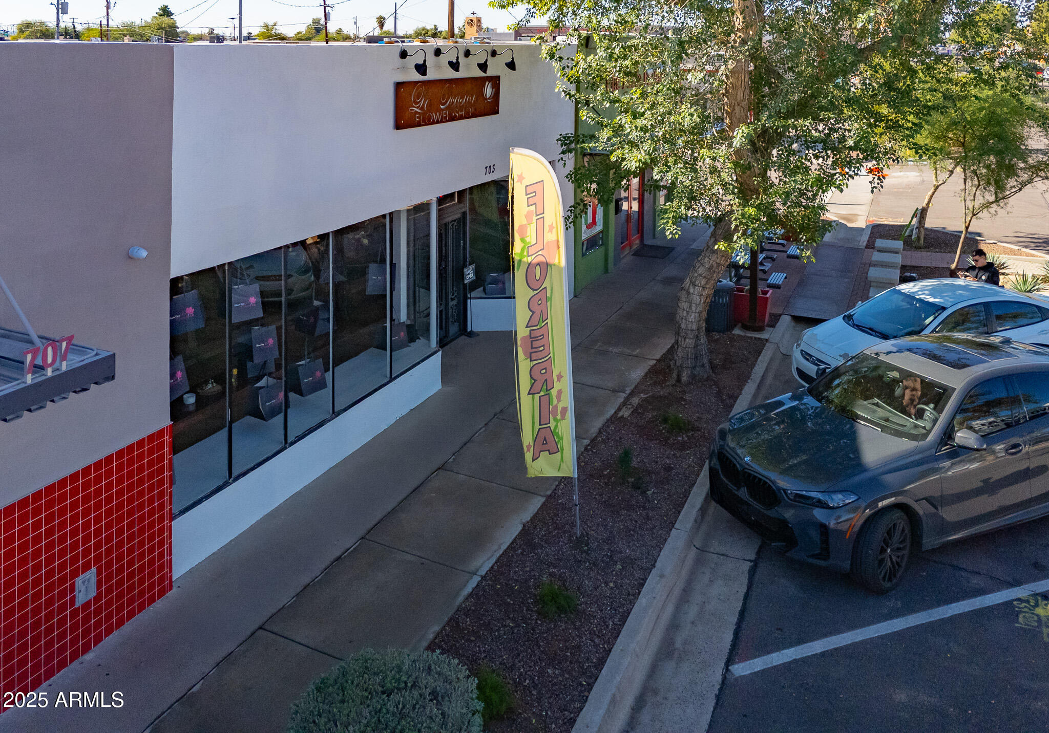 Commercial Sale in Avondale 2