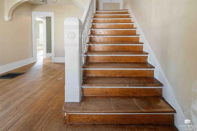 220 S 8 Th St, House other with 4 bedrooms, 3 bathrooms and null parking in Manhattan KS | Image 12