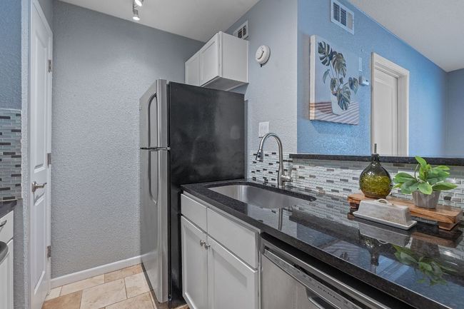 APT-303 - 3204 Menchaca Rd, Condo with 1 bedrooms, 1 bathrooms and 1 parking in Austin TX | Image 16
