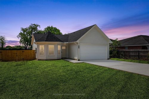 3700 Avenue S, Santa Fe, TX, 77510-9188 | Card Image