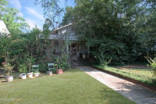 1032 Belhaven St, Jackson, MS, 39202-1747 | Card Image