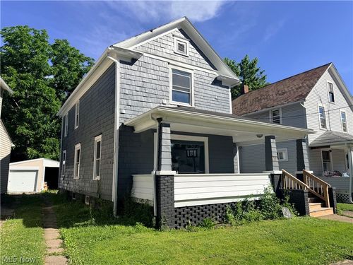337 Lucas St, Barberton, OH, 44203-2301 | Card Image