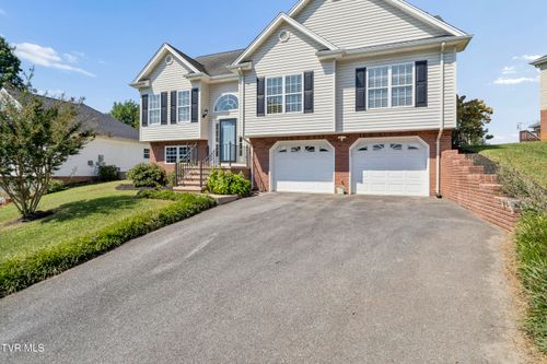 17 Taylor Ridge Ct, Johnson City, TN, 37601-6962 | Card Image