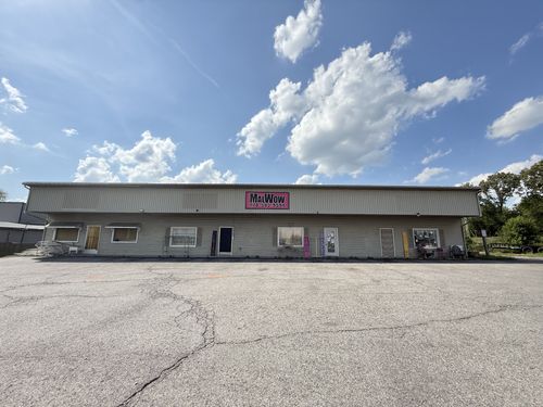 2111 W Everly Brothers Blvd, POWDERLY, KY, 42367-5488 | Card Image