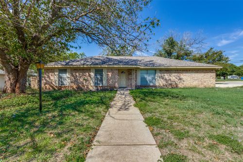 3800 Van Deman Dr, Benbrook, TX, 76116-1312 | Card Image