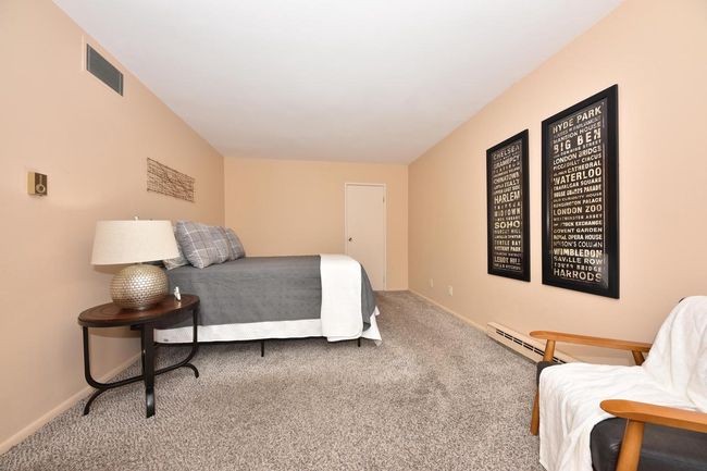 234 - 425 W Willow Court, Condo with 2 bedrooms, 2 bathrooms and null parking in FOX POINT WI | Image 17