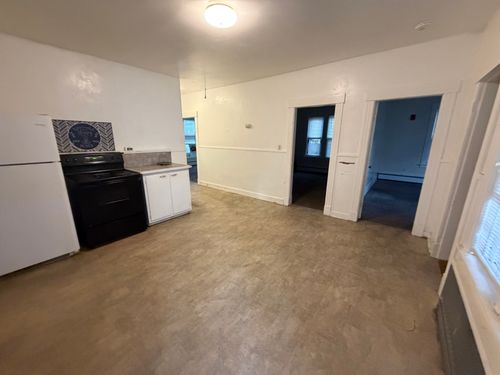 2r-99 Cross St, Southbridge, MA, 01550 | Card Image