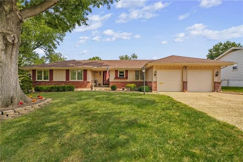 4961 S Delaware Ave, Independence, MO, 64055-5541 | Card Image