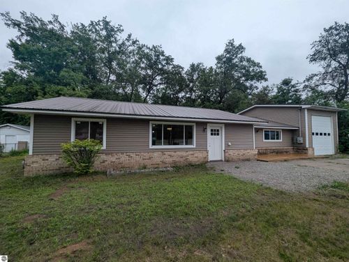 2071 Greenwood Rd, Prescott, MI, 48756-9598 | Card Image