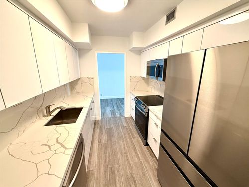 c907-1541 Brickell Ave, Miami, FL, 33129-1213 | Card Image