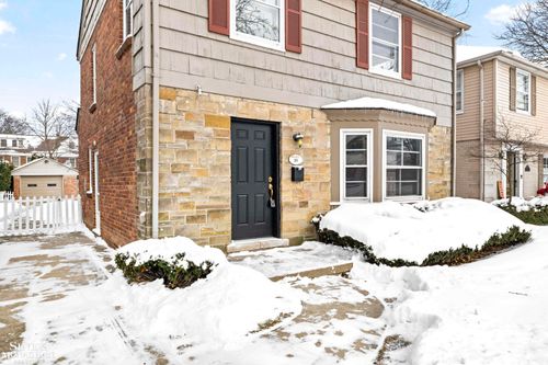 25 Village Ln, Grosse Pointe Park, MI, 48230-1529 | Card Image