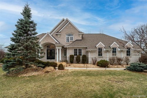 14250 Wright Dr, Linden, MI, 48451-9192 | Card Image