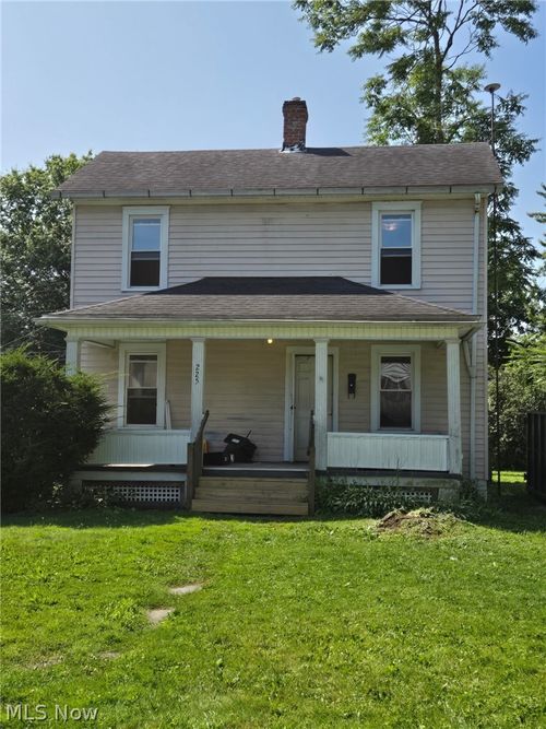 225 W Indiana Ave, Sebring, OH, 44672-1211 | Card Image