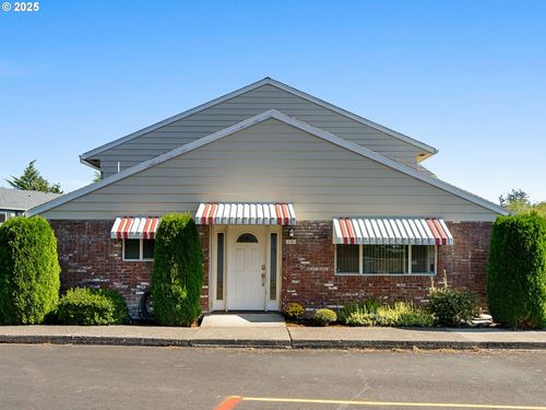 1700 Ne Hogan Dr, Gresham, OR, 97030-4142 | Card Image