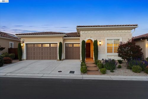 1601 Chianti Ln, Brentwood, CA, 94513-5273 | Card Image