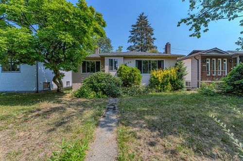 3026 Garden Drive, Vancouver, BC, V5N4X9 | Card Image
