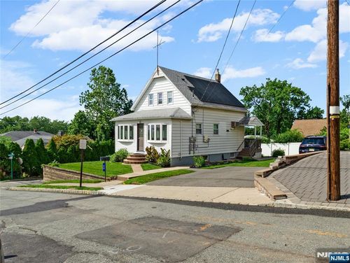 48 Cedarhurst Ave, Woodland Park, NJ, 07424-3005 | Card Image