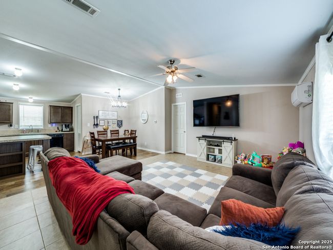 1271 Sandbranch Rd, House other with 3 bedrooms, 2 bathrooms and null parking in Bigfoot TX | Image 13