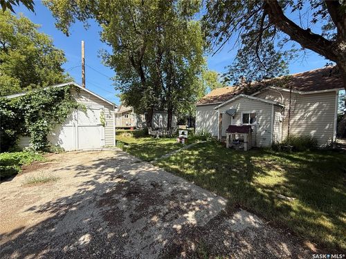 29 Carlton St, Redvers, SK, S0C2H0 | Card Image