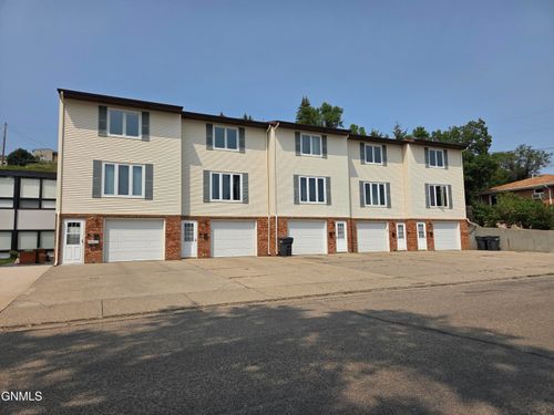 4-904 2nd Street Nw, Mandan, ND, 58554 | Card Image