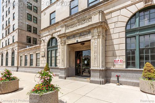 1120-15 Kirby St, Detroit, MI, 48202-4033 | Card Image