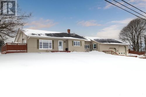 907 York Road, York, PE, C0A1P0 | Card Image